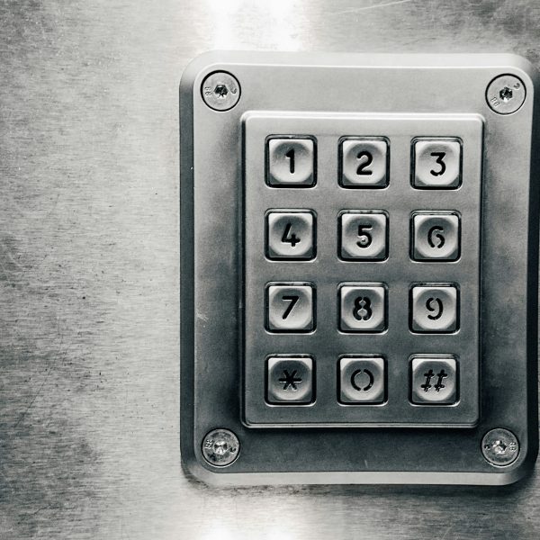 Pourquoi investir dans un coffre-fort pour sécuriser vos biens ?